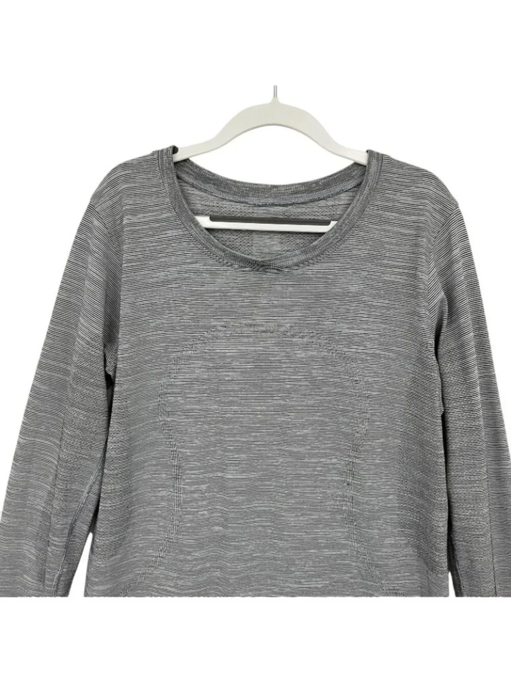 Lululemon Swiftly Tech Long Sleeve Top Womens 4 Gray Stripe T Shirt Running